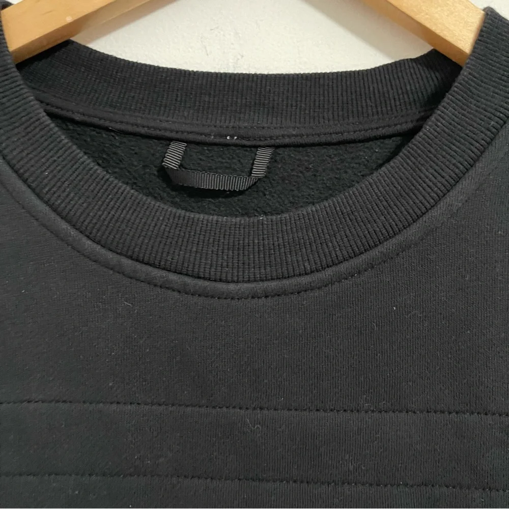 Lululemon Be True Crew Neck Black Fleece Sweatshirt Top 8